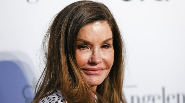 16. Дженис Дикинсон