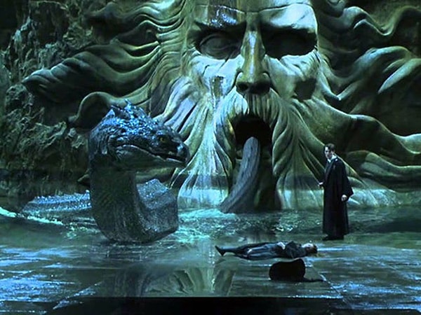 8. Кого василиск первым превратил в камень?