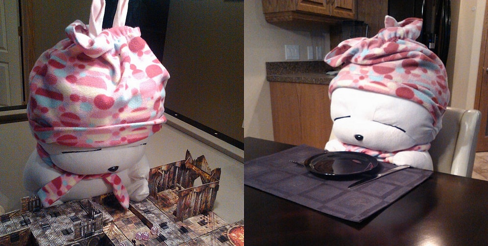 Крестница оставила любимую игрушку в доме у крестного, и его реакция заставляет вздыхать от умиления