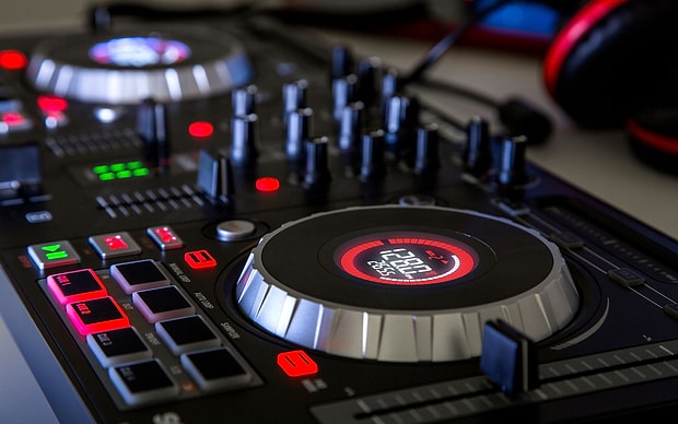 Dj Deck