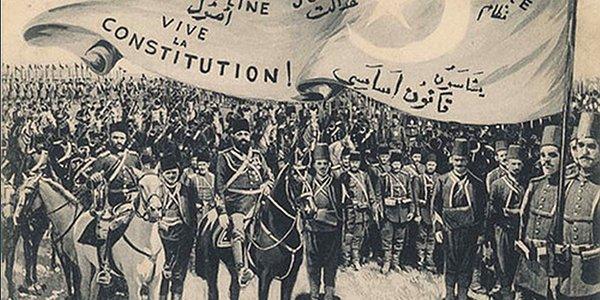 Osmanlı'da beklenen değişim 1876'da Kanun-i Esasi ile gerçekleşti. Artık monarşi yerine meşrutiyet gelmişti.