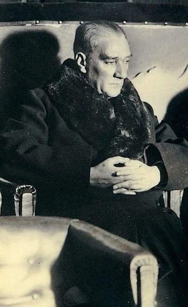 34. Nasıl da yorgun, nasıl da düşünceli...