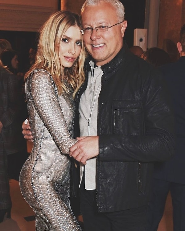 14. Девушка очень понравилась Александру, и он помог сделать так, чтобы ту выпустили условно на поруки, а затем судимость и вовсе пропала.