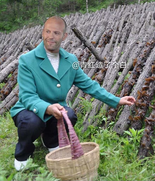 8. А Джейсон Стэтхэм в этом прикиде напоминает деревенского дурачка :)