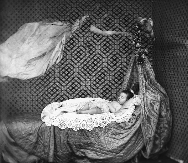 4. Таинственный гость в детской комнате, 1860 год