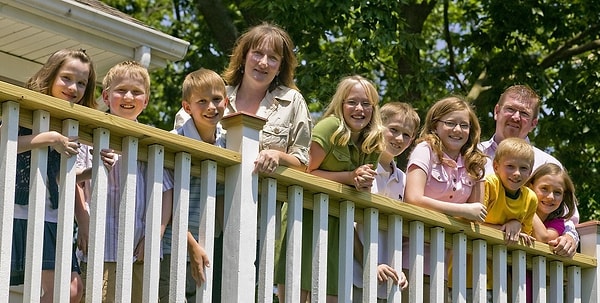 Семья часто появлялась на всевозможных телешоу, но, когда семерняшкам исполнилось 10, они закрылись от общественности. И вот, по прошествии 10 лет, наконец, удалось узнать, как же поживают знаменитые дети сейчас.