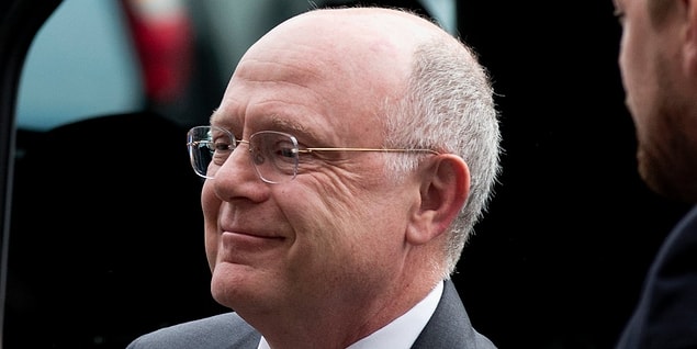 21. Pfizer CEO'su Ian Read, Onaylanma Derecesi: %88