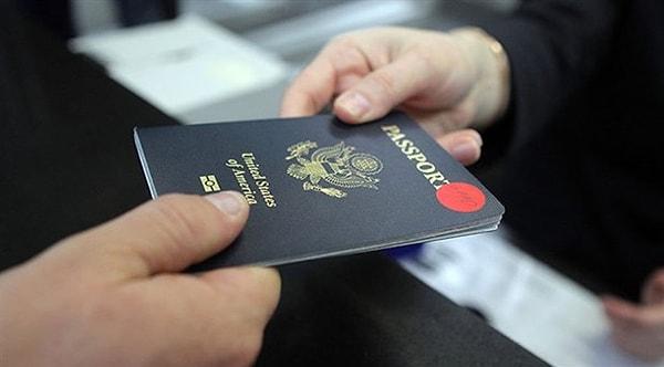 ABD Dışişleri Bakanlığı'ndan yapılan açıklamada, çocuklara cinsel istismarda bulunduğu tespit edilenlerin pasaportlarının iptal edileceği ve durumlarına ilişkin "tanıtıcı" bilgilerin yer alacağı yeni pasaport için başvurusu yapmaları gerektiği bildirildi.