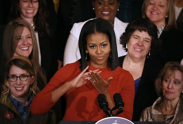 43. После ухода из Белого дома президент и первая леди больше не должны пользоваться своими официальными аккаунтами в Твиттер