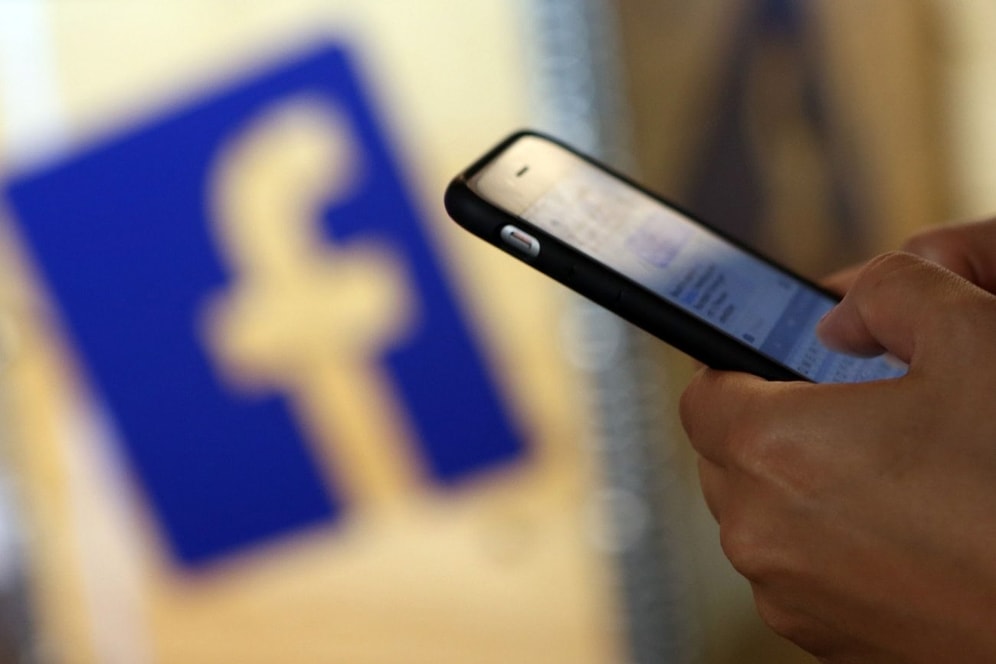 Facebook'dan 'İntikam Pornosu' İçin İlginç Önlem: 'Çıplak Fotoğraflarınızı Bize Gönderin'