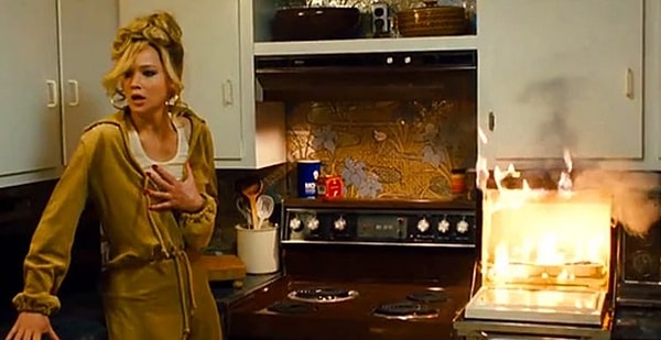 1. В «Афере по-американски» Розалин Розенфельд упоминает книгу «Сила намерения» Дайера Уэйна.