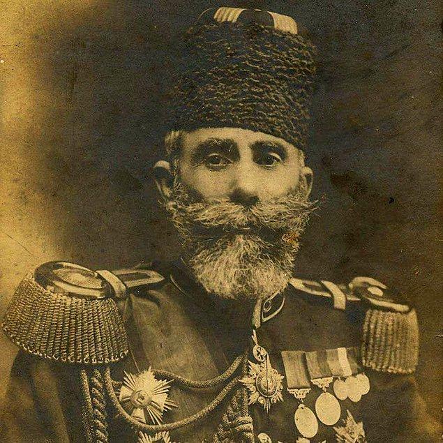 1901 yılına gelindiğinde Ferik (Tümgeneral) rütbesine ulaşan Mahmud Şevket Paşa, kendisinin Hicaz'a tayinini bir sürgün olarak yorumladı.