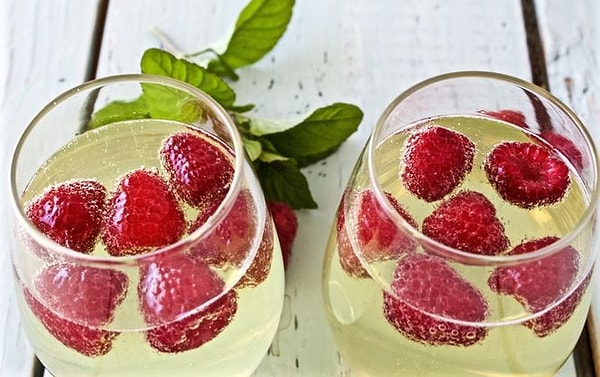 5. То есть вы будто бы пьёте вот это 👇 и закусываете сыром, ну не прелесть ли?