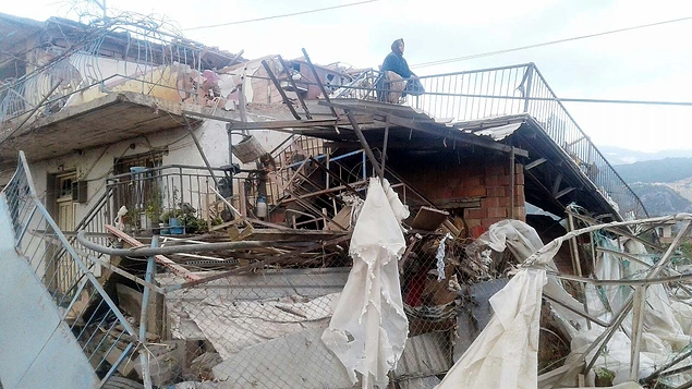 Hortum Antalya'yı Yıktı Geçti: 38 Kişi Yaralandı, 2 Bin Dönüm Sera Zarar Gördü