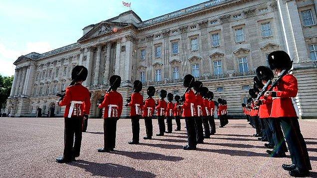 6. Buckingham Sarayı - Londra
