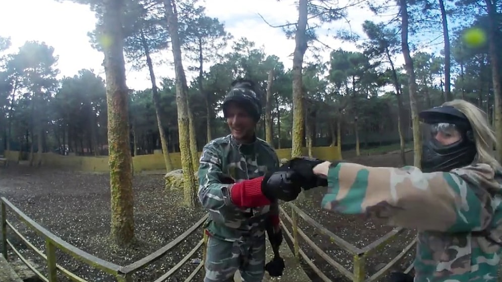 Kadınlar vs Erkekler: Paintball'da Kim Daha İyi? (360° Video)