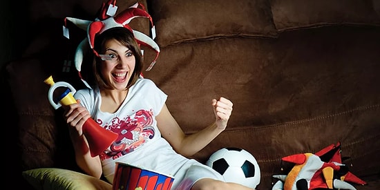 Девушка, которая наберет 10/10, - мечта всех парней, любящих футбол!