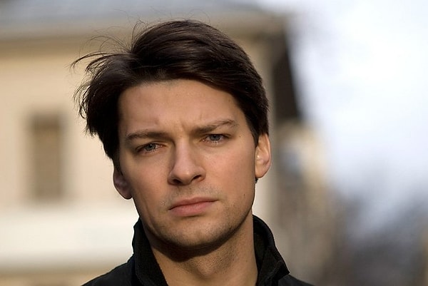 7. Это определенно русский актер, но как его зовут?