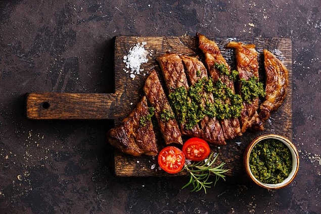 11. Türkiye'de lüks restoranlarda dünya paralara yiyeceğiniz ızgara etini, burada Arjantin Assado (Mangal) kültürü ile dilediğinizce tadına varabilirsiniz.