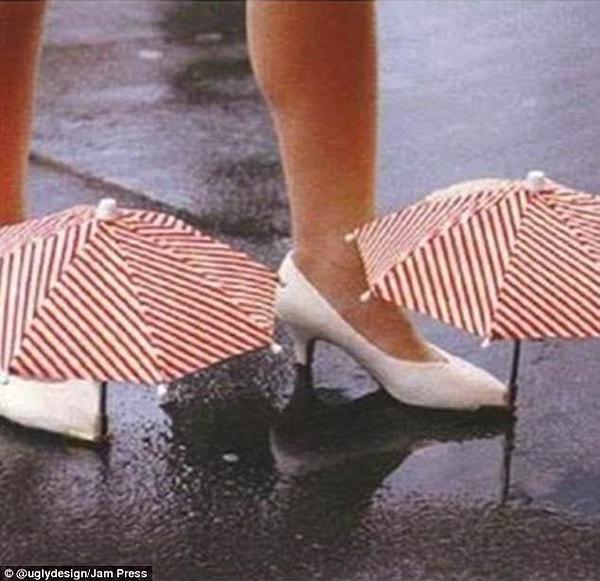 27. Hiçbir şekilde faydalı olmayan şemsiyeli ayakkabılar