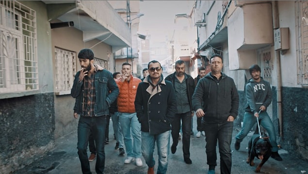 Sıfır Bir dizisi 2016 yazında yayın hayatına başladı.