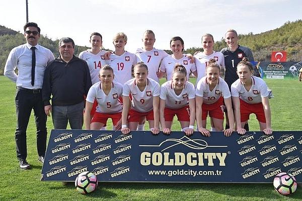Polonya Kadın Millî Futbol Takımı