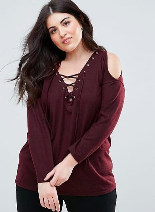 11. Вы ненавидите сегодняшнюю моду на теплые вещи с вырезами