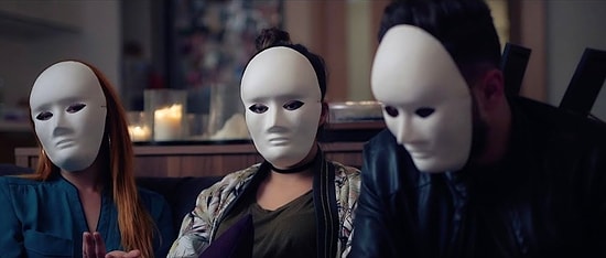 Bir İlişki Kabusu: Sevgilinin Yakın Arkadaşlarıyla Tanışmak