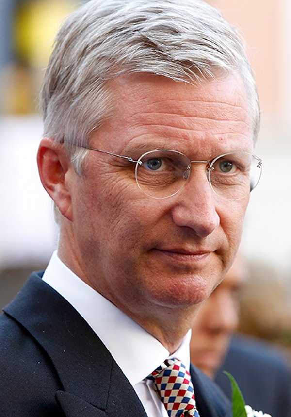 4. Как насчет этого статного мужчины? Какой высокий пост он занимает? 🤴