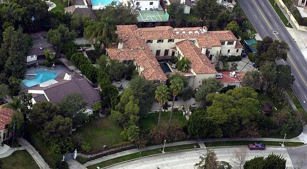 22. Antonio Banderas Los Angeles'daki 16 milyon dolarlık bu evde yaşıyor.