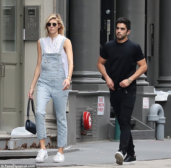 20. Девон Виндзор и Джонни Декс