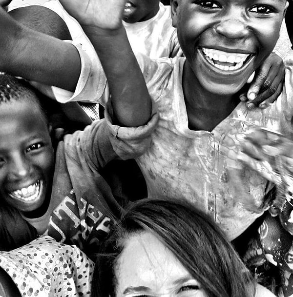 6. Волонтерство - не пустой звук для девушки. Она помогает слабовидящим детям и является активистом в "ООН-Женщины".