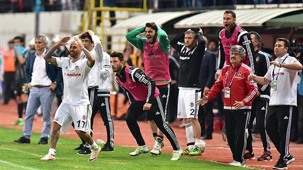 İlk maçta PSG, Beşiktaş'ı 2-1 mağlup etti. Şimdi tüm stresiyle İstanbul'daki son maç... Dakika 80 oldu ancak gol yok! Takıma gol lazım. Bir şeyler yap!