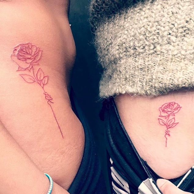 22. Dövmeleriniz siyah boyayla çizilmek zorunda değil. 🙄