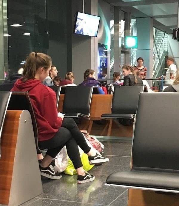 10. А тут, кажется, есть лишние ноги...😕