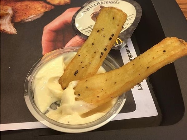 Плоская картошка фри с трюфельным майонезом