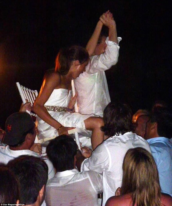 Ради съемок Меган часто приходилось летать в Канаду и подолгу там оставаться. Это стало причиной размолвок с Тревором. Хотя он делал все что мог и часто приезжал к ней в Торонто из Лос-Анджелеса.