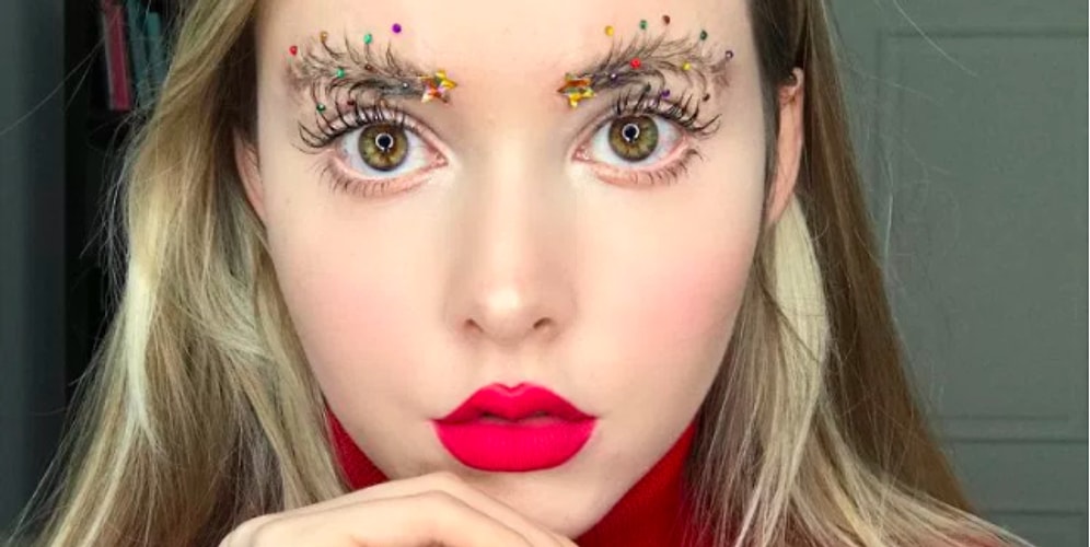 Новый тренд Инстаграма: Девушки превращают свои брови в "рождественские ёлки"