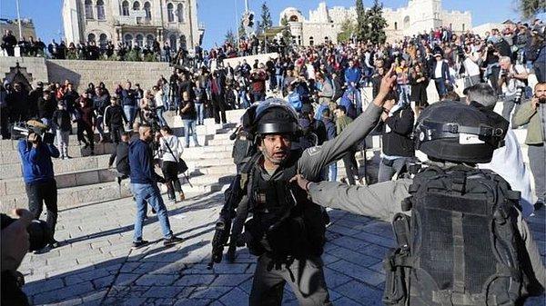 Kudüs'ün Eski Şehir kısmında yüzlerce ek polis görevlendirilirken, dünkü çatışmaların ardından Batı Şeria'ya ek askeri birlikler konuşlandırıldı.