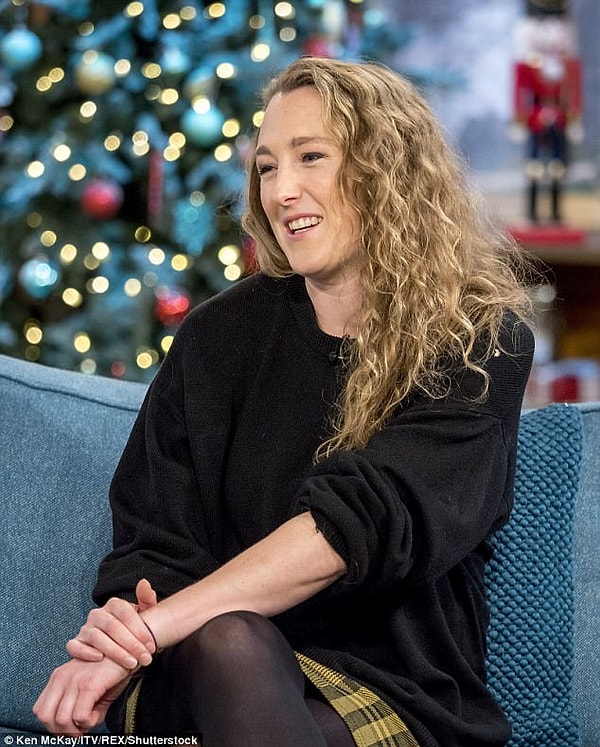 Телевизонные программы, разумеется, не могли остаться в стороне от таких событий и попросили даму принять участие в одной из передач.