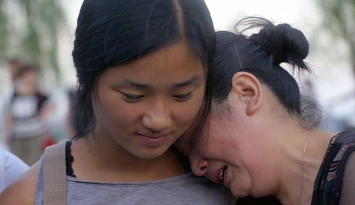 Henüz 3 Günlükken Evlatlık Verdikleri Çocuklarıyla 20 Yıl Sonra Bir Araya Gelen Aile