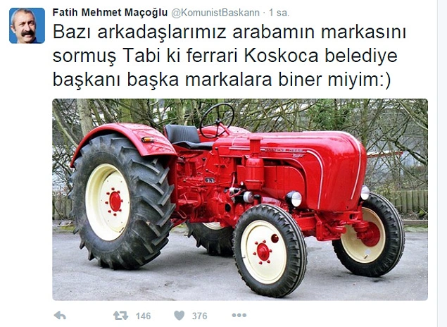 Makamına ait olan resmi otomobilini kullanmayarak, aracın yakıt giderini toplu taşımaya aktardı. Her yere yürüyerek ya da özel aracıyla gitmeyi tercih ediyor.
