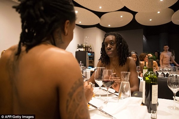 Так же ресторан подчеркивает, что нагота не всегда означает сексуальность!