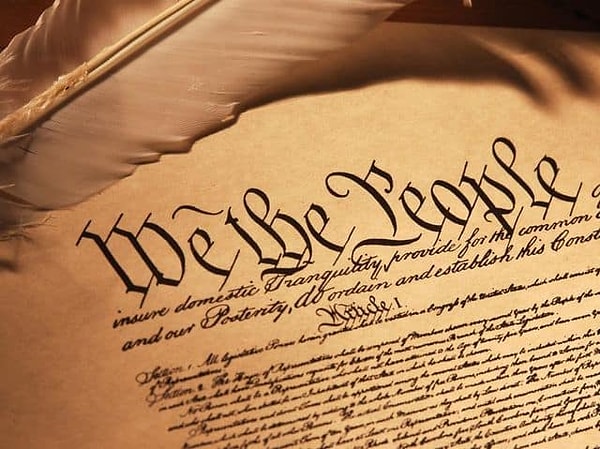 2. Сколько поправок в американской Конституции?