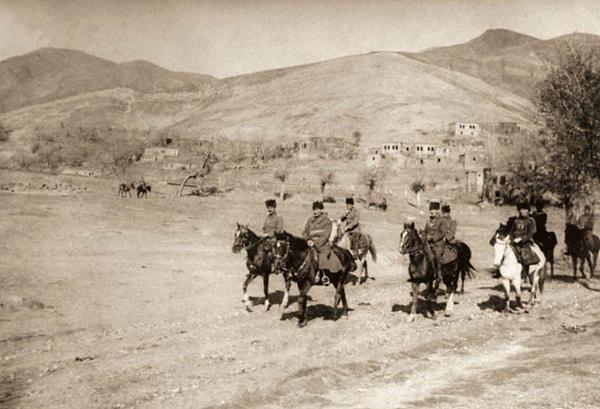 12. 16. Kolordu Komutanı Mustafa Kemal Paşa. (Bitlis, 1916)