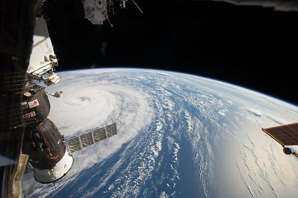18. Uluslararası Uzay İstasyonundan görüntülenen dev tufan Noru.