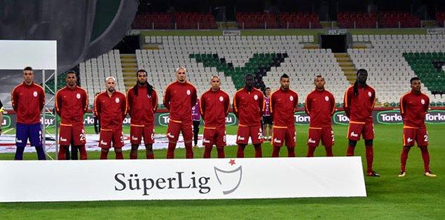 32. Galatasaray, Konyaspor ile deplasmanda oynadığı maça 11 yabancı futbolcuyla çıkarak, Türk futbol tarihinde bir ilki gerçekleştirdi.