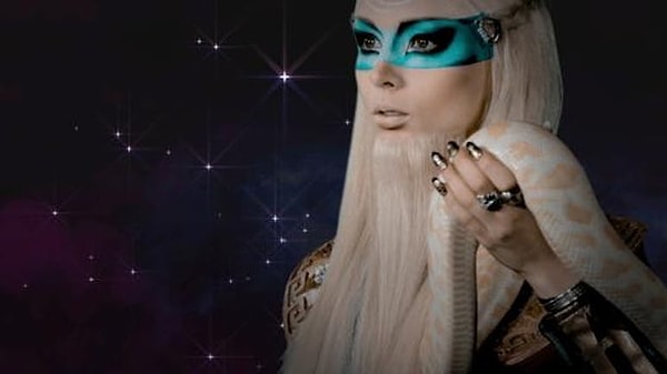 4. Она написала книгу об астральных путешествиях