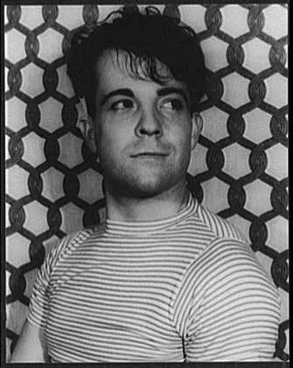 13. Рамона Новарро убили двое братьев, пытавшихся ограбить его