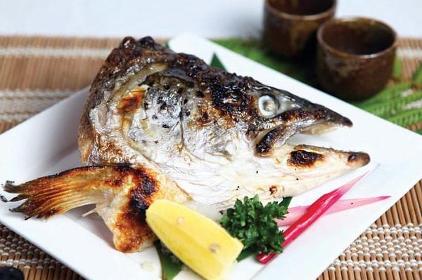 3. Щучьи головы с чесноком "Царская трапеза" из фильма "Иван Васильевич меняет профессию"